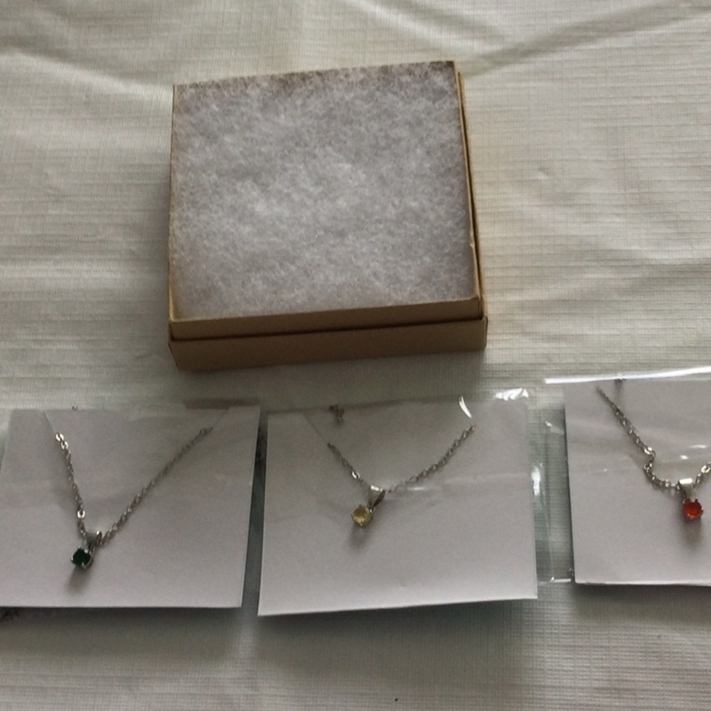 Effy Pendant Necklaces lot of 3 sliver tone 8”chain stones green red & yellow